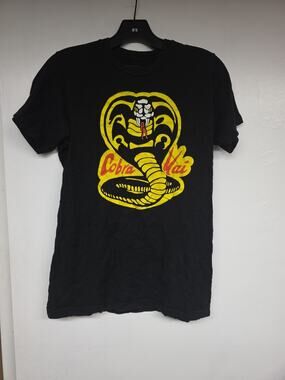 Preowned Bioworld Cobra KAI Men's Small Graphic T-Shirt Black